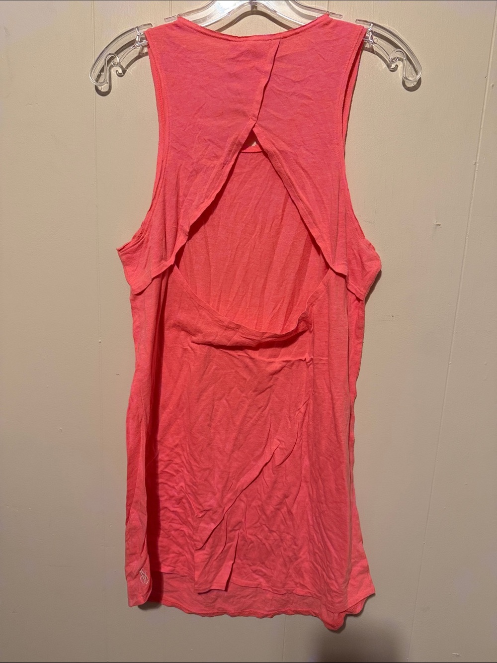 Victoria's Secret Bright Coral Sleeveless Scoop Tank - Picture 3 of 4
